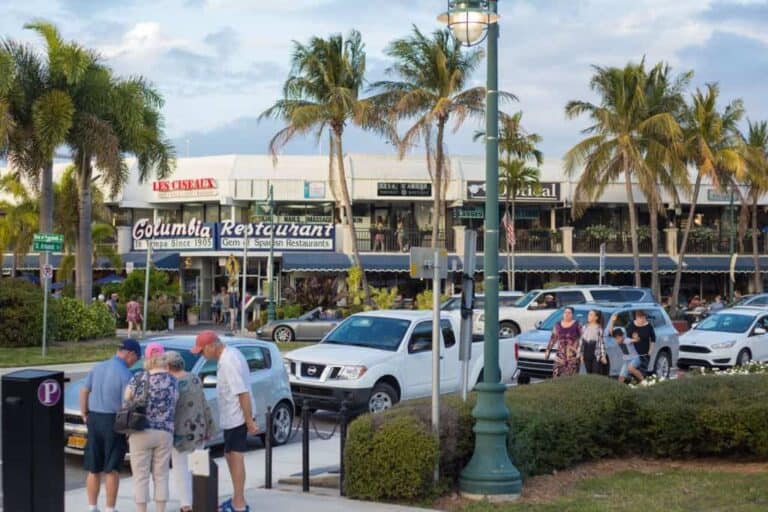 Saint Armands Key Homes in Sarasota, FL. - Shopping