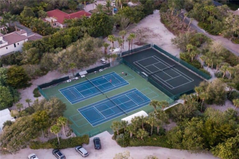 Sanderling Club Homes in Siesta Key, FL. - Tennis Courts