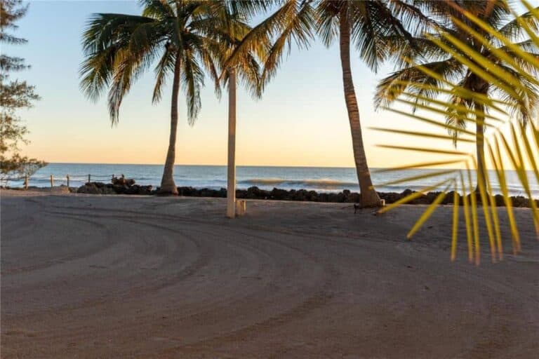 Sanderling Club Homes in Siesta Key, FL. - Private Beach