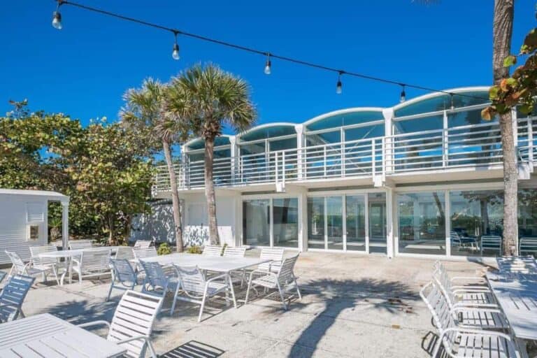 Sanderling Club Homes in Siesta Key, FL. - Beachfront Residences