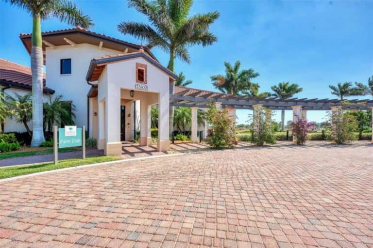 Sarasota National Homes in Venice, FL. - Palm Club