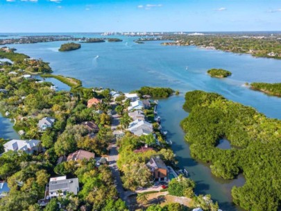 Siesta Cove Homes in Siesta Key, FL. - Aerial