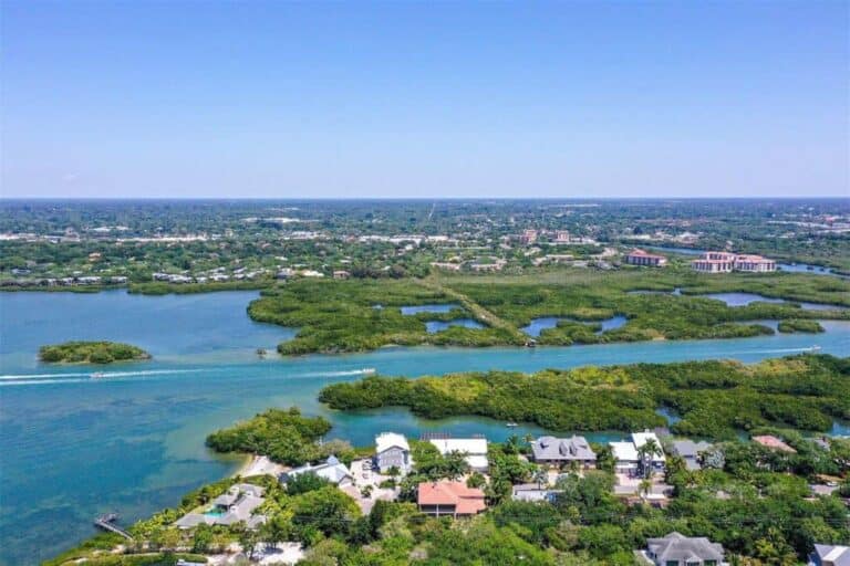 Siesta Cove Homes in Siesta Key, FL. - Aerial