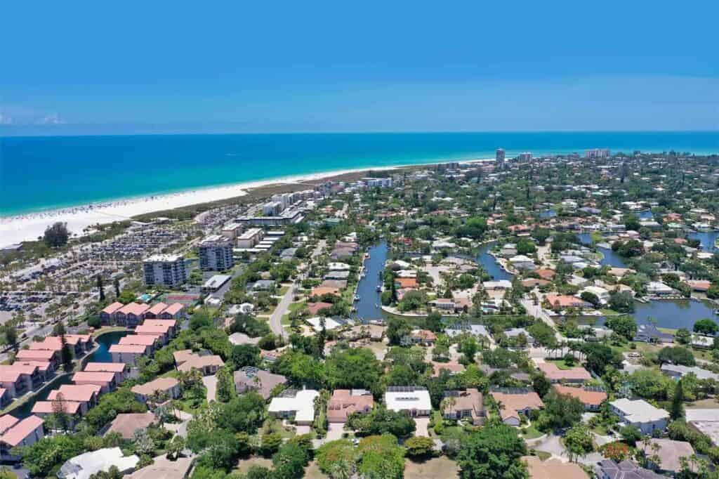Siesta Estates Homes For Sale in Siesta Key, FL.