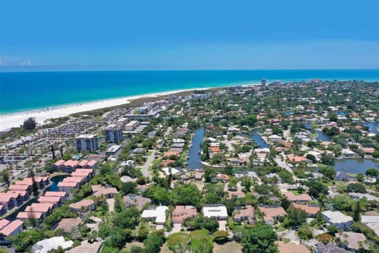 Siesta Estates Homes For Sale in Siesta Key, FL.