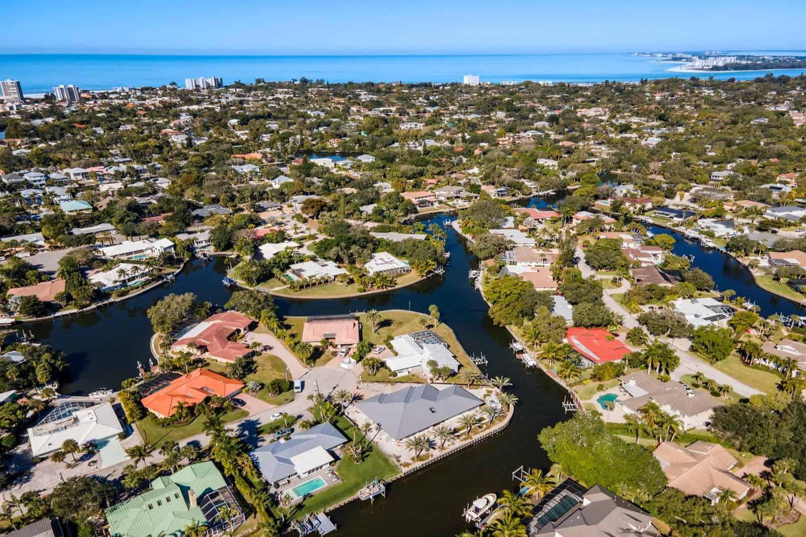 Siesta Isles Homes For Sale in Siesta Key, FL.