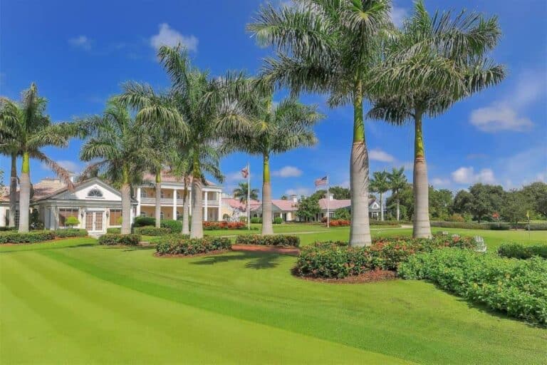 The Oaks Club Homes in Osprey, FL. - Condos