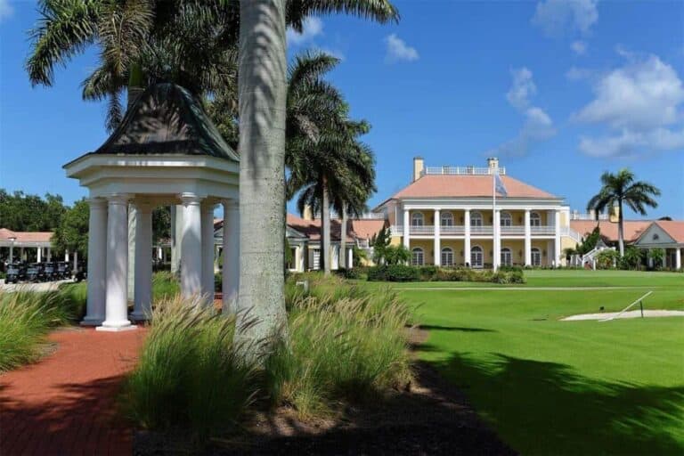 The Oaks Club Homes in Osprey, FL. - Grounds