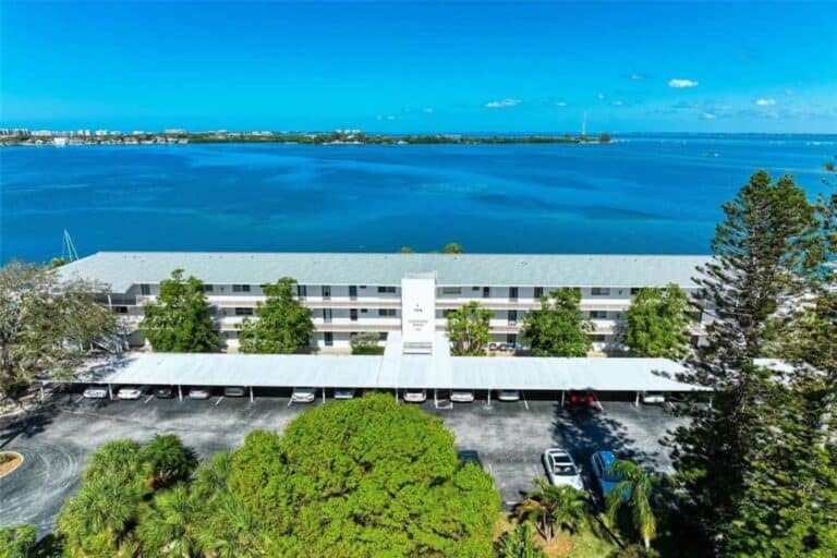 Sarasota Harbor Condos in Sarasota, FL. - Building Aerial