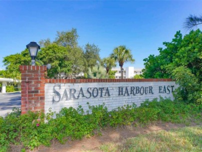 Sarasota Harbor Condos in Sarasota, FL. - Entrance Sign