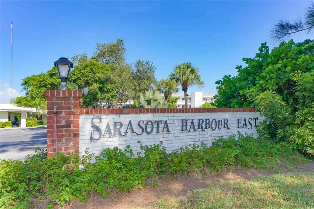 Sarasota Harbor Condos in Sarasota, FL. - Entrance Sign