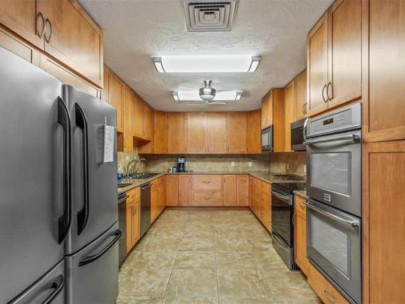 Southbay Yacht and Tennis Club Homes in Osprey, FL. - Clubhouse Kitchen