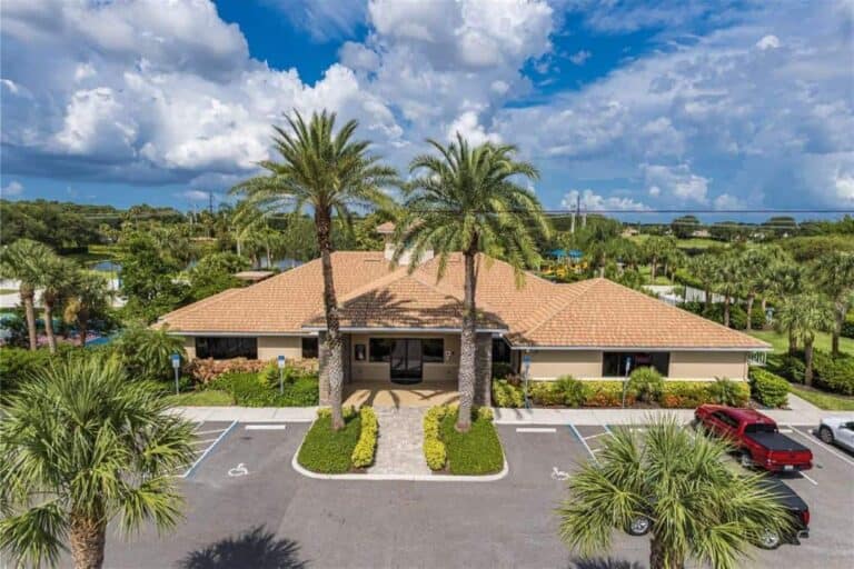Stoneybrook Homes in Heritage Harbour Bradenton, FL. - Clubhouse