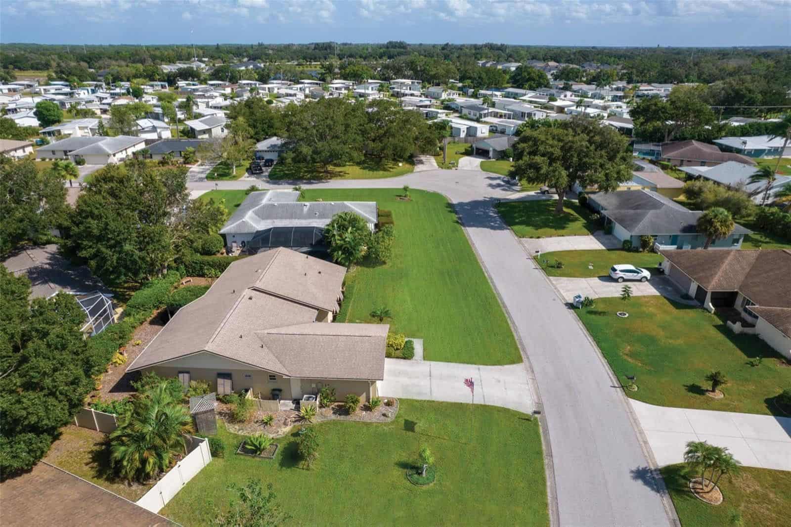 Sunrise Golf Estates Homes For Sale in Sarasota, FL.