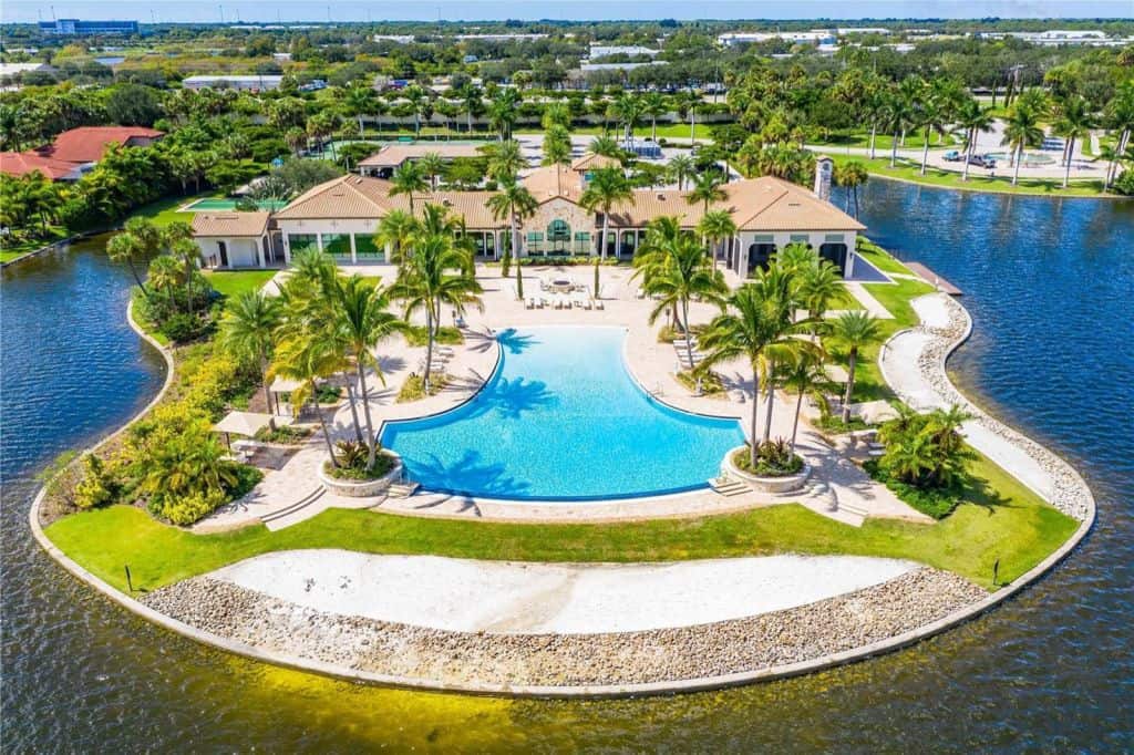 Toscana Isles Homes For Sale in Venice, FL. - Pool