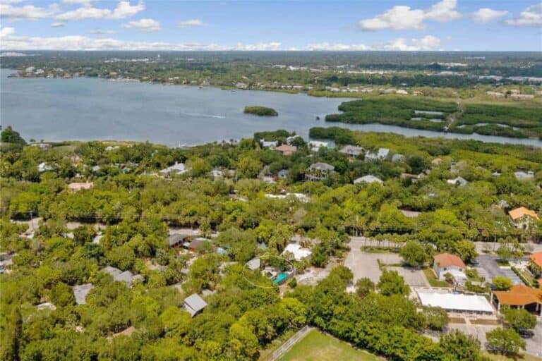 Twin Oak Pond Homes in Siesta Key, FL. - Aerial