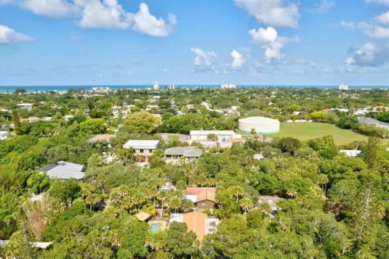 Twin Oak Pond Homes in Siesta Key, FL. - AErial