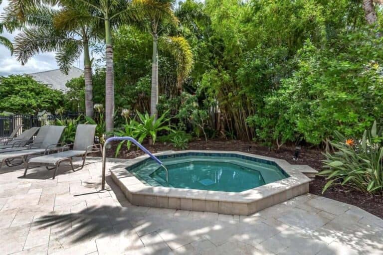 Venice Golf and Country Club Homes in Venice, FL. - Hot Tub