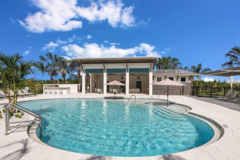 Woodleaf Hammock Homes in Lakewood Ranch, FL. - Pool