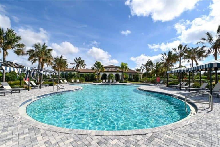 Arial Homes in Venice, FL - Pool