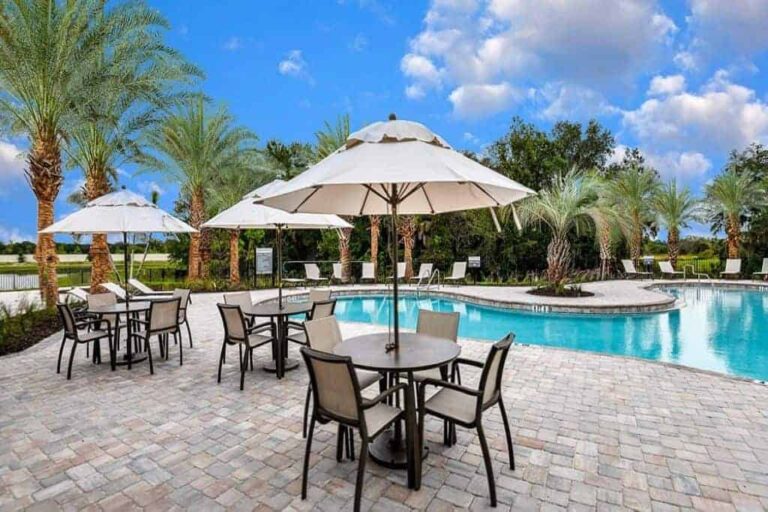 Edgestone at Artisian Lakes Homes in Palmetto, FL - Amenity Center Pool