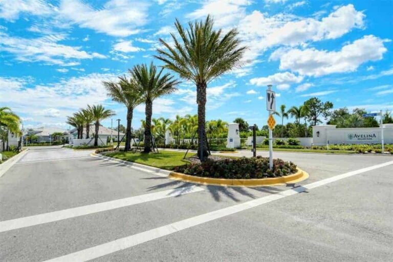 Avelina Homes in Venice FL - Entrance
