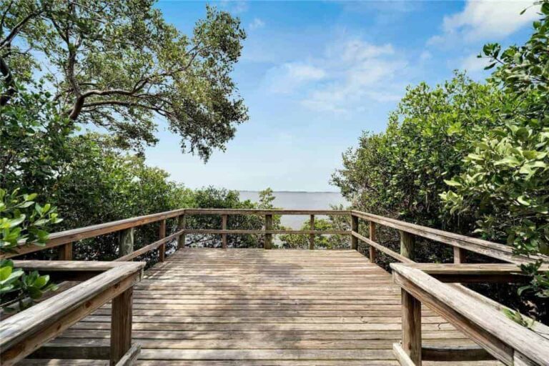 Legends Bay Homes in Bradenton FL - Fishing Pier