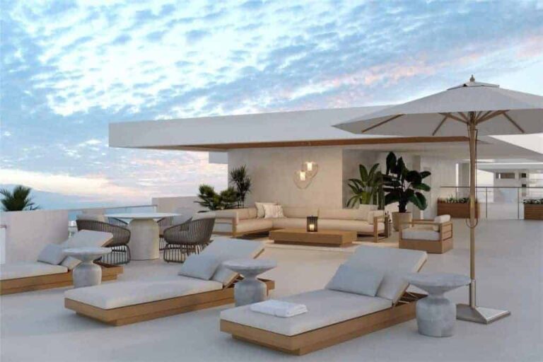 Peninsula Condos in downtown Sarasota, FL - Rooftop Terrace