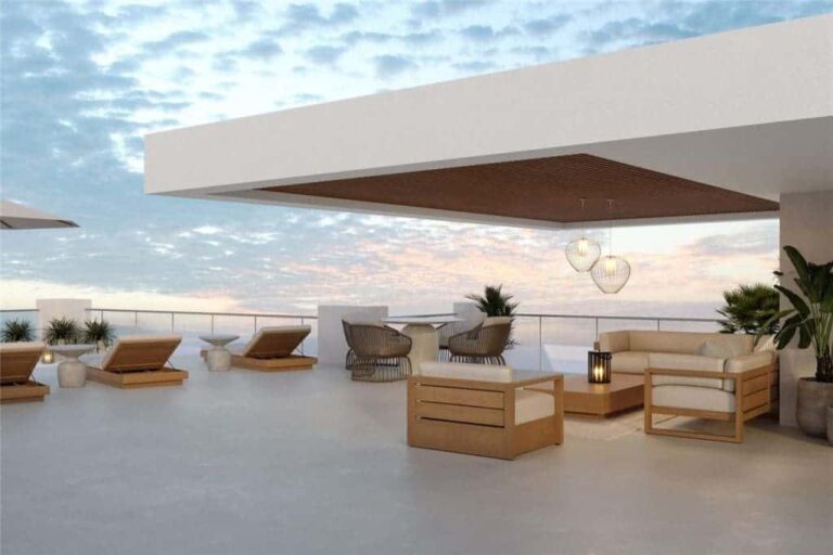 Peninsula Condos in downtown Sarasota, FL - Rooftop Terrace