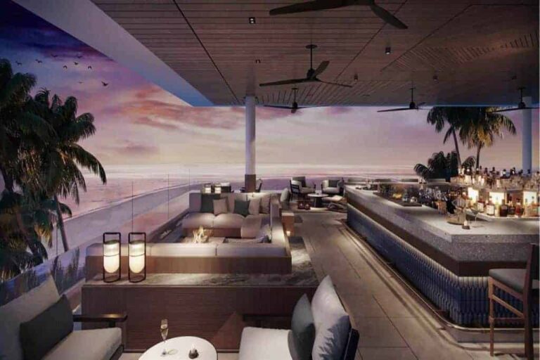 St. Regis Condos in Longboat Key, FL. - Restaurant Bar