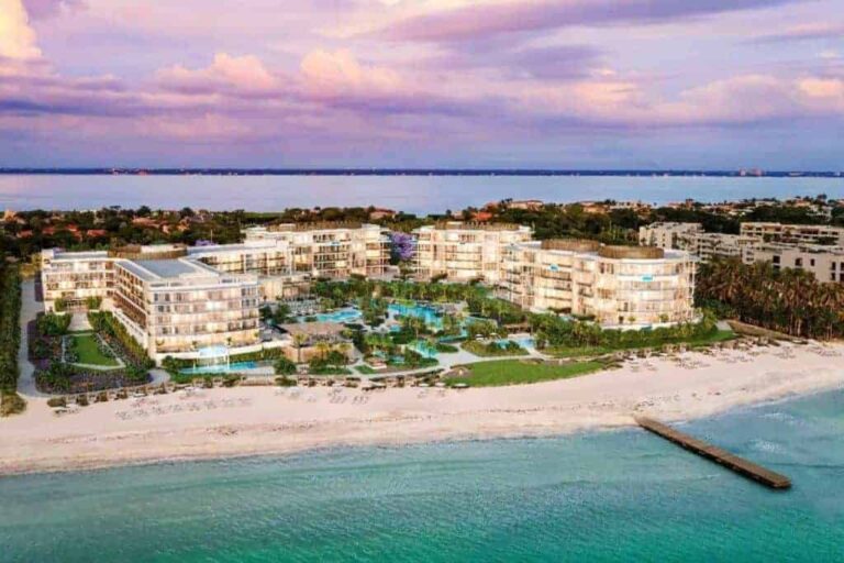 St. Regis Condos in Longboat Key, FL. - Beachfront