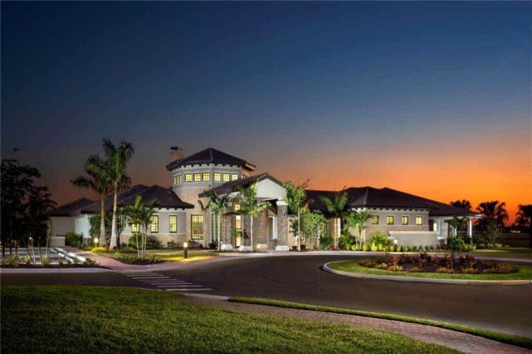 Sanctuary Cove Homes in Palmetto, FL. - Clubhouse