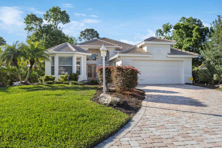8010 Hampton Court, University Park, FL  |  SOLD  |  $685,000