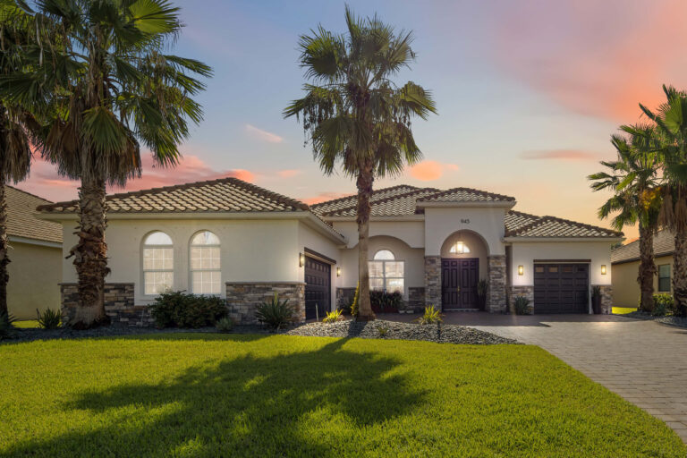 945 145th St. Cir. NE Bradenton FL 34212